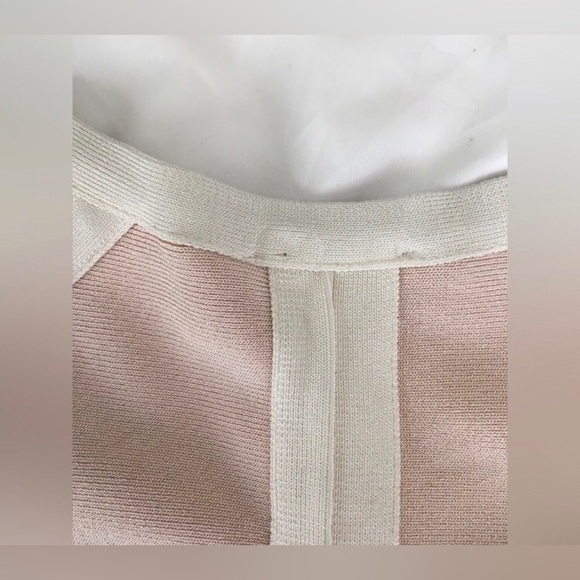 EUC 90’s beautiful Bebe thick multicolored zip up vneck long sleeve top. - Picture 7 of 7